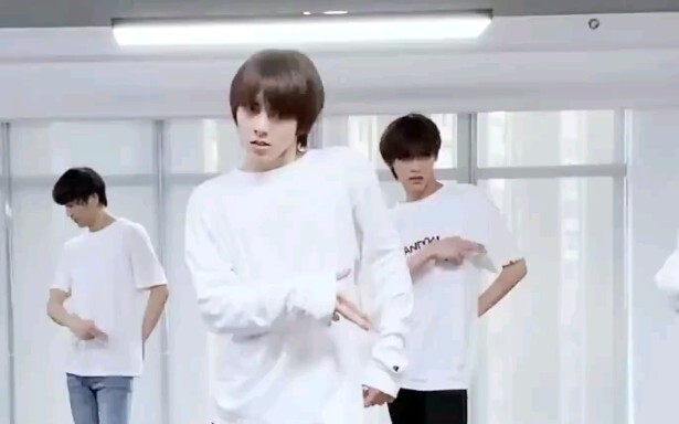 【จั่วหลินเจี๋ย】ห้องซ้อมเพลงธีมรายการชื่อว่า "เด็กหนุ่ม"