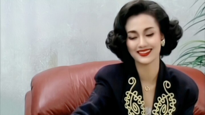 This first-gen national-model actress in her 50s—when she was young, that “auntie” you think she is 