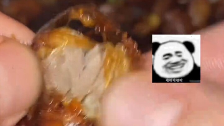 Tidak ada yang bilang kalau dalam belalang jangkrik itu semuanya daging tanpa lemak kok