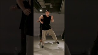 Woo, my God, you look good today😆 #jonggyulee #choreography
