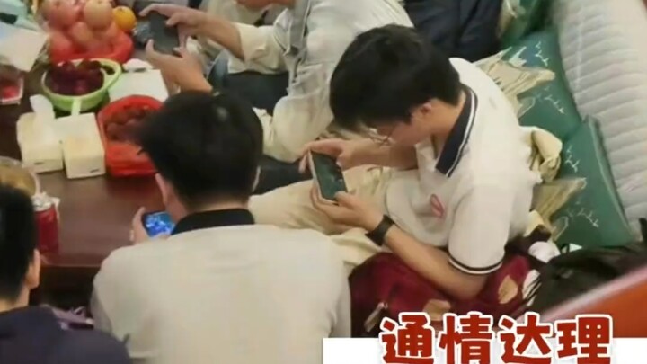 Phụ huynh ít bị áp lực nhất đã xuất hiện: Không cho phép ai chê con tôi và bạn cùng lớp của nó!