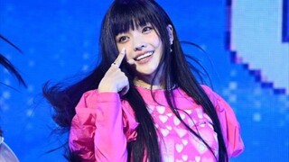 Ilit's main dancer Iroha danced to Lesserafim's "Easy"