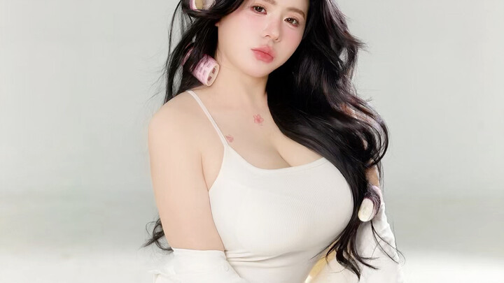 Hy vọng lần sau có người yêu thích mình không phải vì ngực mình to.