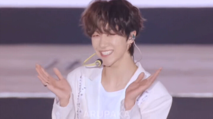 【ซูหมิงหาว】คือเสี่ยวเฮ่าตัวน้อยที่พอเขินก็มักจะชอบหลบไปอยู่ข้างหลังพี่ชายเสมอ