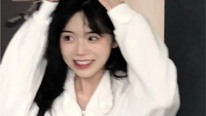 “Bisakah hari ini membuatmu terpesona sejenak?”