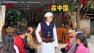 How to deal with gossipy women when the Arab prince returns to the village#The temptation to return 