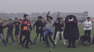 [Naruto Dance] [Student-made] Let go of yourself and recreate the black guy's dance scene