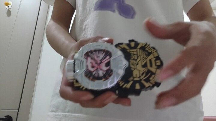Have domestically produced 2nd-order watches evolved to this level? (Playing with Zi-O domestically 