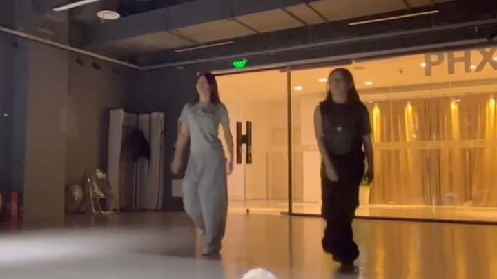 أمضيت اليوم الأخير من عام 2023 في تصميم الرقصات مع الأصدقاء، آمل أن يكون عام 2024 أيضًا عامًا أستمد 