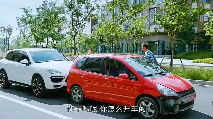 A young man was hit by a rich woman driving a Porsche. Unexpectedly, one move he made saved him 20 y