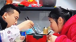 Tình yêu là sự cho đi, hiểu biết và tôn trọng lẫn nhau. Tôi không ủng hộ sự xung đột giữa nam và nữ.