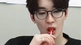 [Jeon Wonwoo] Tôi nghĩ anh ấy hôn rất giỏi!