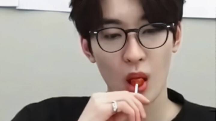 [Jeon Wonwoo] I think he is really good at kissing!
