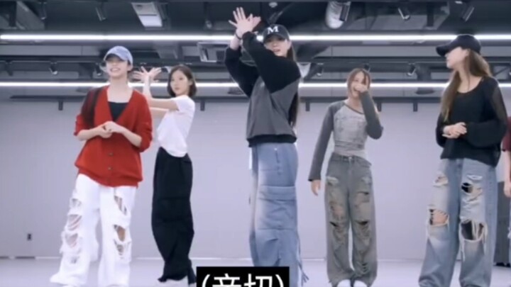 Teacher Jin’s dance class is now open!