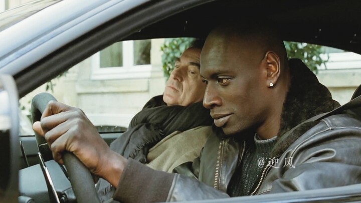 "Bạn có biết tại sao anh ấy lại đưa điện thoại cho tôi không? Bởi vì anh ấy chưa bao giờ coi tôi là 