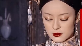 I feel that Zhen Huan's heart is really strong. She has witnessed the death of her relatives, friend