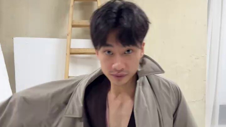 Who else can wear Uniqlo like this?