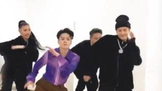 【刘逸云 Amber】amber和Jackson又在一起跳舞啦！好喜欢这种氛围