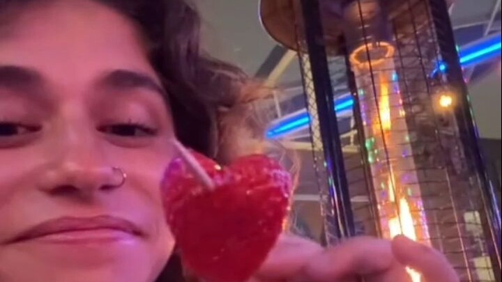 【Vui nhộn, hài hước】Nhân viên phục vụ tán tỉnh cô gái trẻ (tiến triển cực nhanh!!)