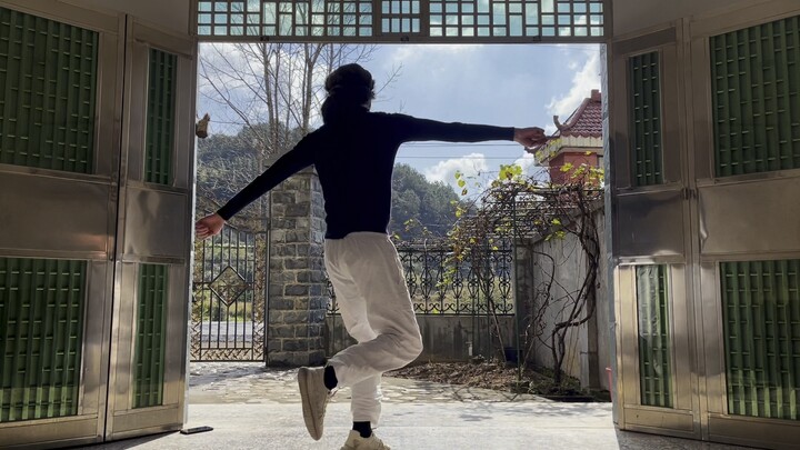 #improvisationaldance