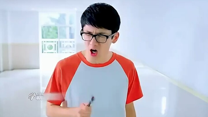 Tying the answers into profanity—this cheating method from the top student is seriously next-level!