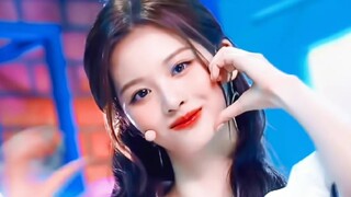 头也太小了！才不是木头美人！NMIXX雪允O.O打歌初舞台直拍