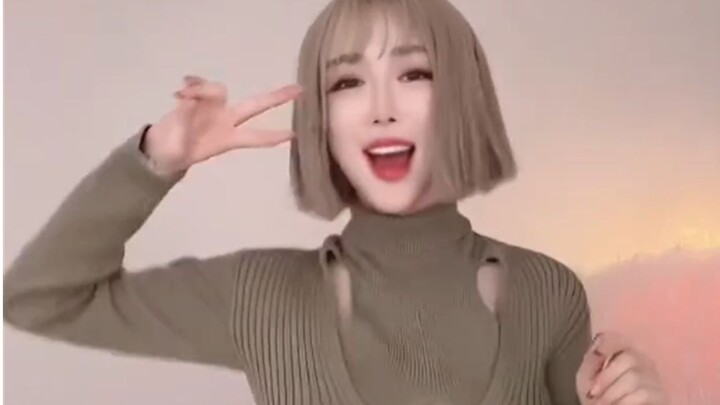 جذابة ومثيرة ومرحة، الفتاة المثيرة المتغيرة بإمكانها إتقان جميع الأنماط!