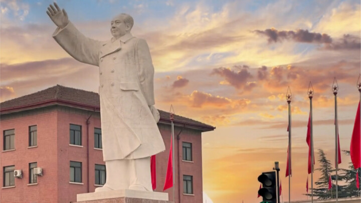 Mặc dù không phải là game, nhưng khi lướt thấy Atomic Heart, mình muốn nói với các bạn rằng đây chín