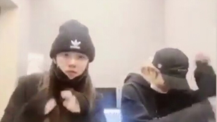 (G)I-DLE YUQI và IZ*ONE Choi Ye-na thử thách ca khúc Anysong của ZICO