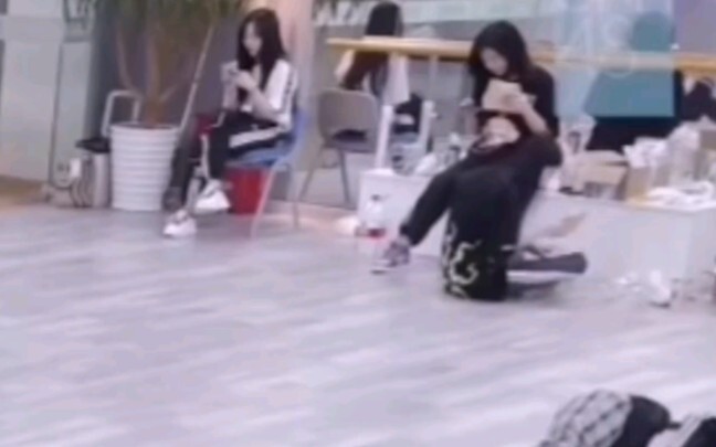 [黑喵]“总有一个人懂你的奇奇怪怪 陪你可可爱爱”