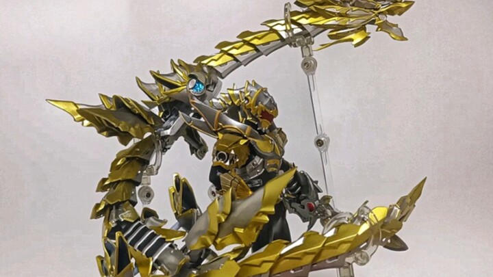 Emperor Armor and Emperor of Light Battle Dragon can be watched on a large screen to let you enjoy i