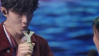 YOUTUBE overseas and Hong Kong, Macao and Taiwan comments: "Night at the Military Port" Xiao Zhan wi