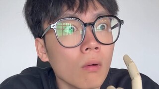 Kelelawar mengerikan menjulurkan lidahnya, ternyata lucu sekali! Lidah mereka di luar imajinasi Anda