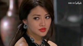 美女脱内裤被人看见了