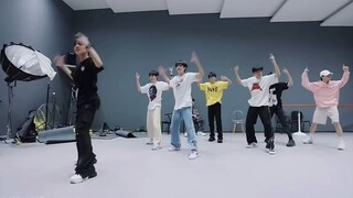 【TF Family Three Generations】Brother Zhu is here to lead the dance, and everyone is so handsome