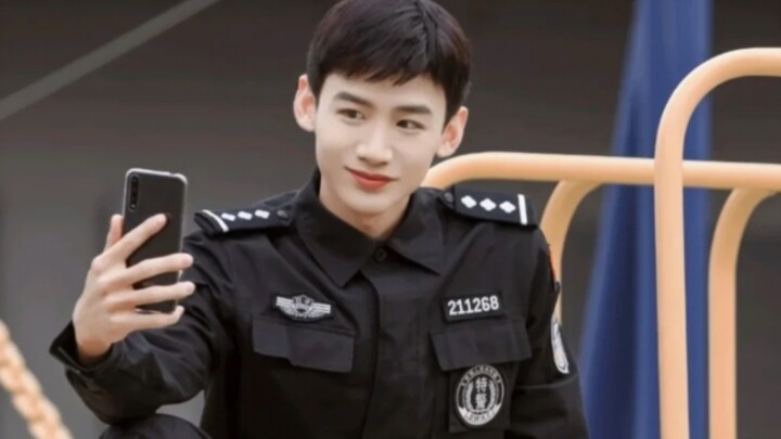 My SWAT boyfriend really gives me such a sense of security dddd