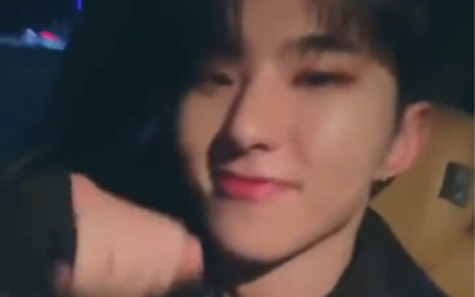 Ông Thạc Thuận quyết ngăn chặn NewJeans và LE SSERAFIM trở thành nhóm idol thế hệ thứ tư xuất sắc nh