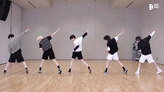 TxT Moa Diary dance practice