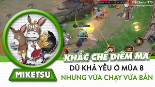 Miketsu dù đang yếu hơn nhiều xạ thủ khác, nhưng vừa chạy vừa bắn tụt quần được Enma