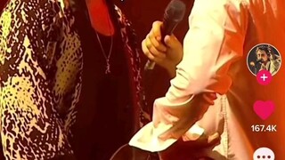 😍