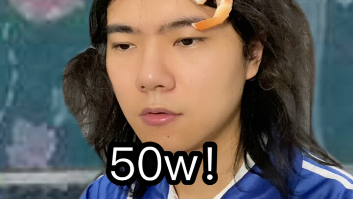 Reading comments from 500k followers!