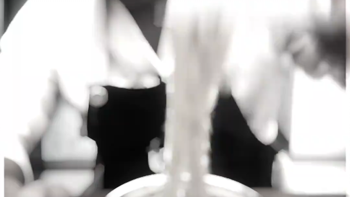 الدخان ما يروح إلا للرئتين، والمكياج ما يروح إلا للمعدة.