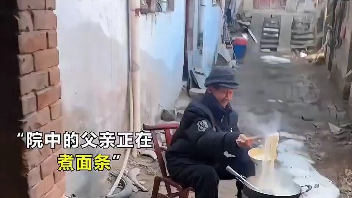 My loving father nurtured my lofty ambitions—now I repay him with ten thousand taels of gold!