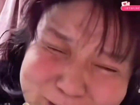 “ฉันยังทำการบ้านไม่เสร็จก็มาดูไลฟ์ของครูกั๋วแล้ว”