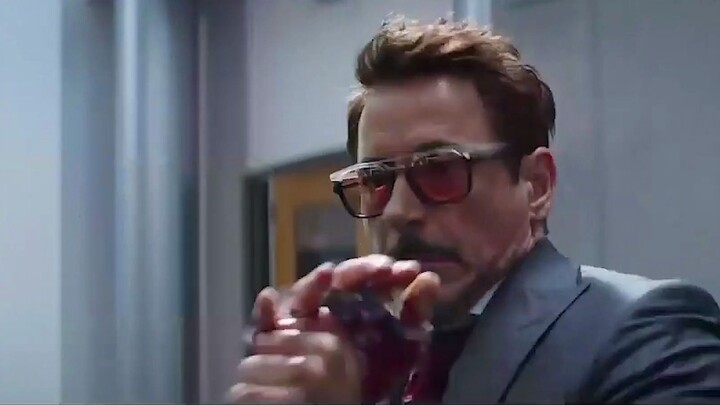 Gadget Tony lainnya selain battle armor memang Iron Man yang kita cintai!