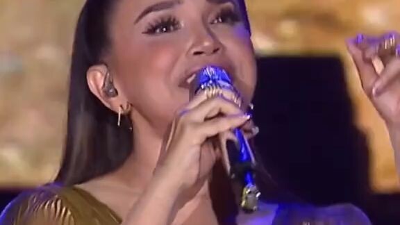 “Tak Sanggup Lagi” versi konser