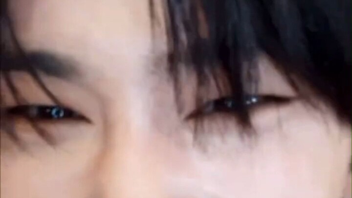 【Liang Jingyin】Why are you acting out my mental state at the book signing?