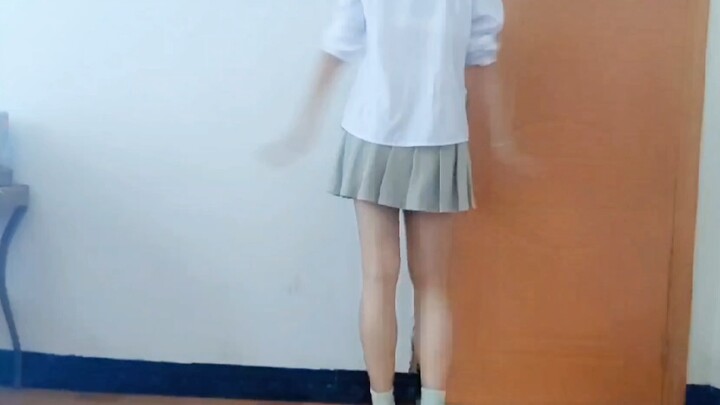 Digging through my QQ album, I stumbled upon this god-tier random drawing from four years ago!