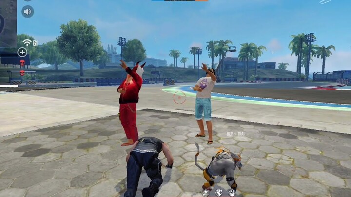 Chơi rank tử chiến free fire bị địch khi dễ và cái kết.