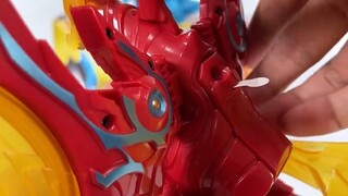 Ultraman Blaze actually posed in the Flame Dragon Armor? Ultraman Blaze DX Flame Dragon Monster Fadl